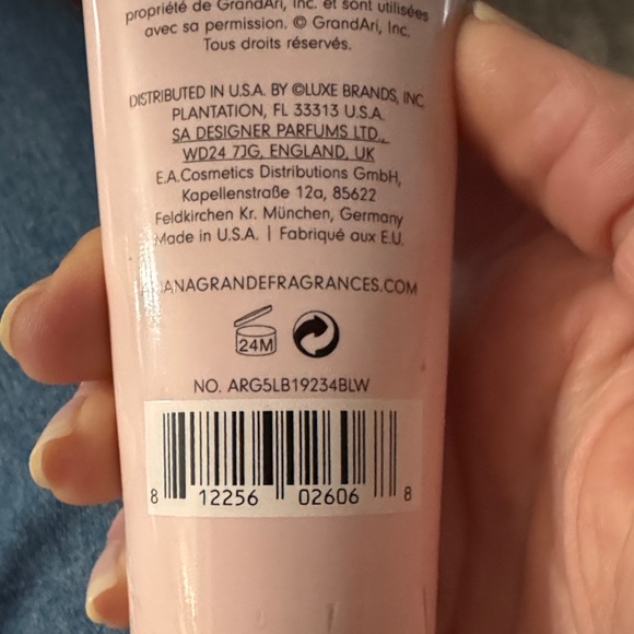 Ariana Grande Skincare Moisturizer - Picture 3 of 3